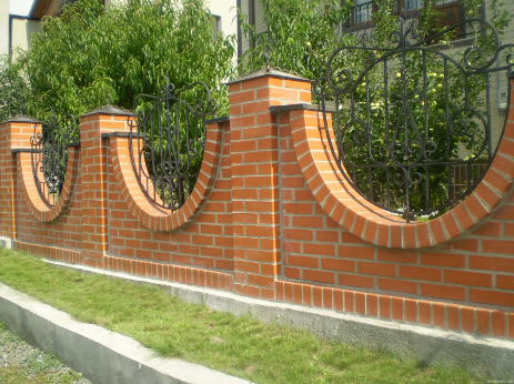 стоимость кирпичного забора